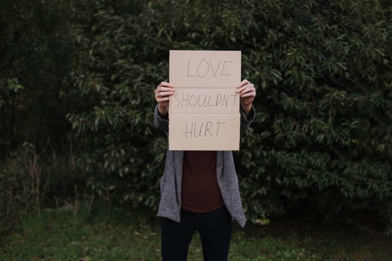 The secret to stop attracting emotionally unavailable men