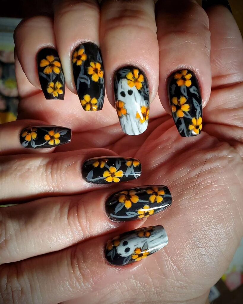 halloween nails ghost