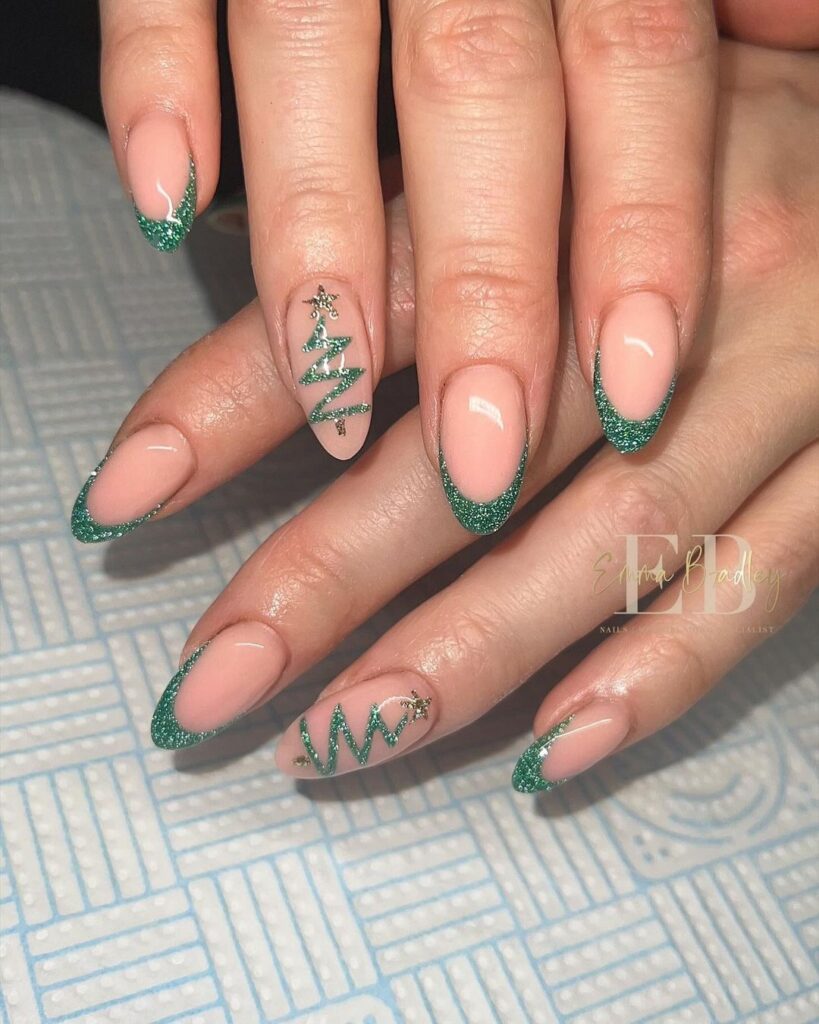 green christmas nails