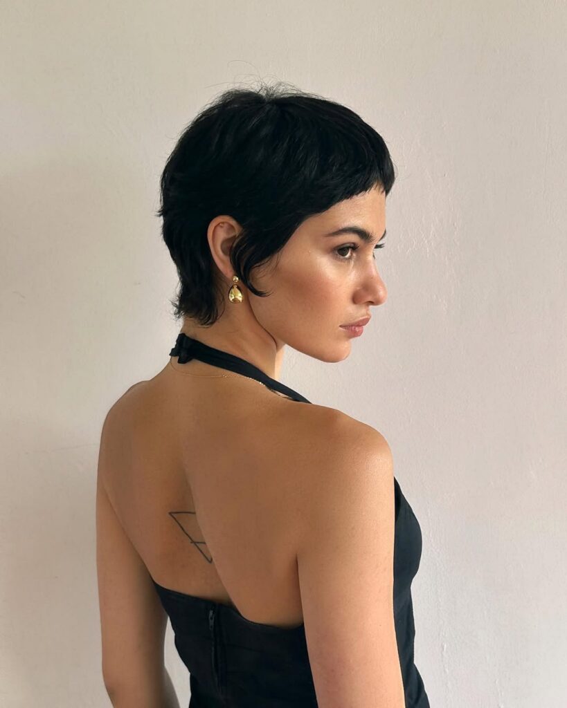 feminine short hair pixie