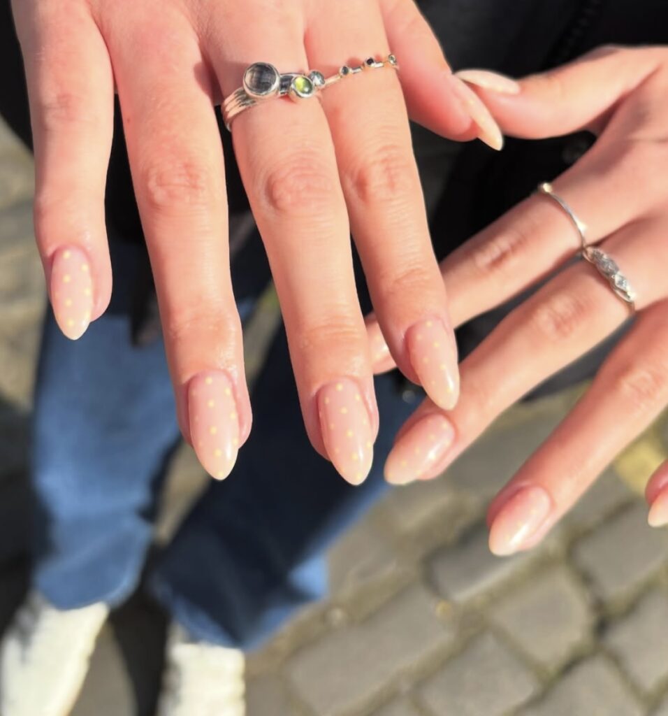 butter yellow nails designs