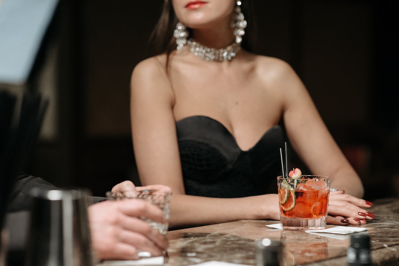 where to meet rich men