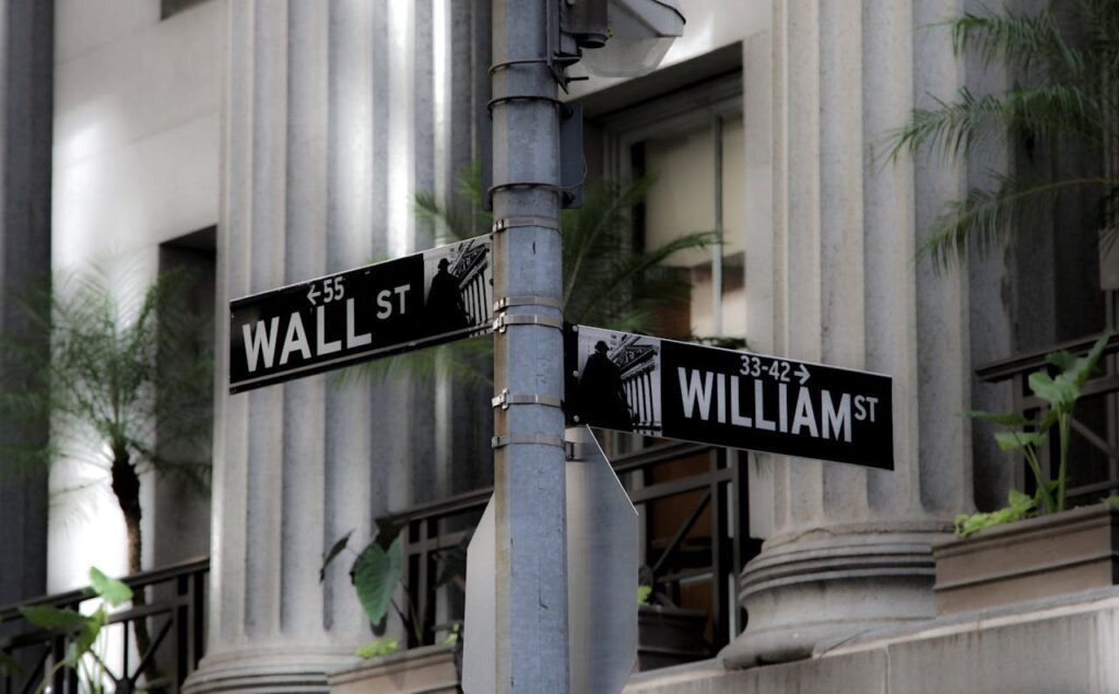 where to find rich men in nyc