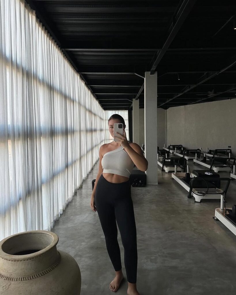 modest cute workout outfits