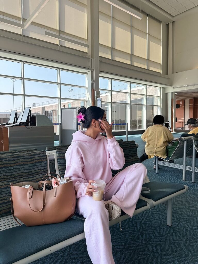 cozy airport outfit