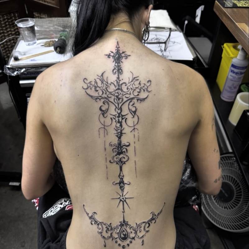 unique spine tattoos 