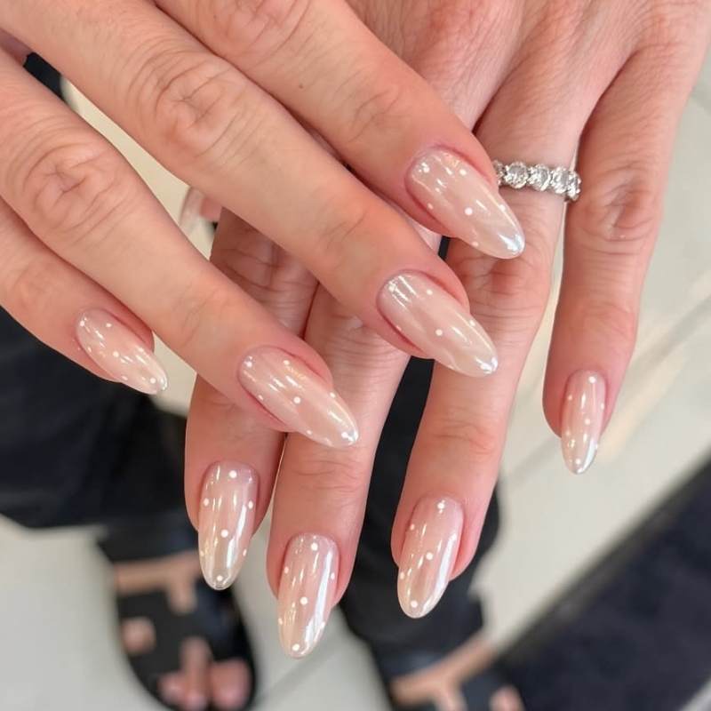 neutral winter nails