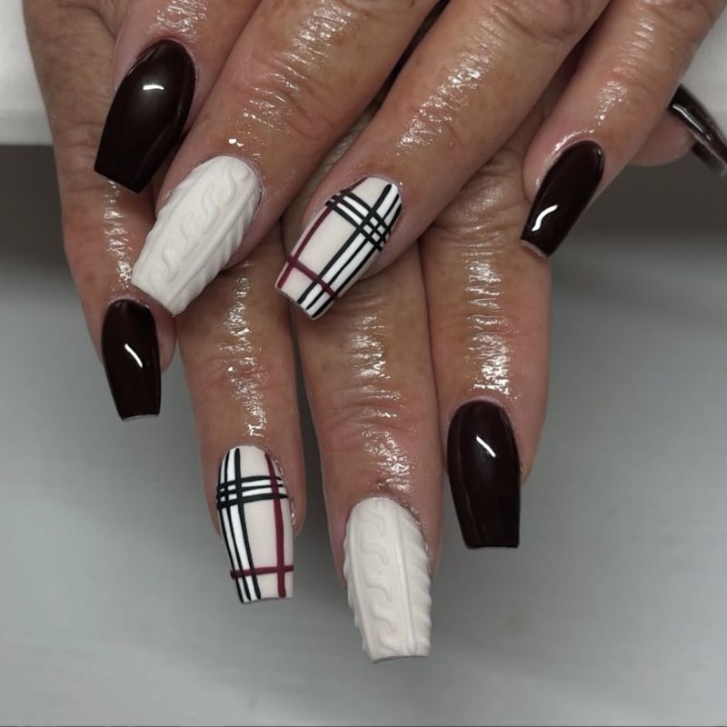 burberry plaid nails
