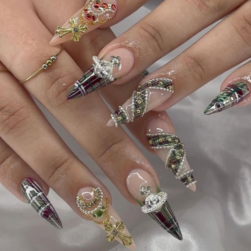 plaid nails design winter