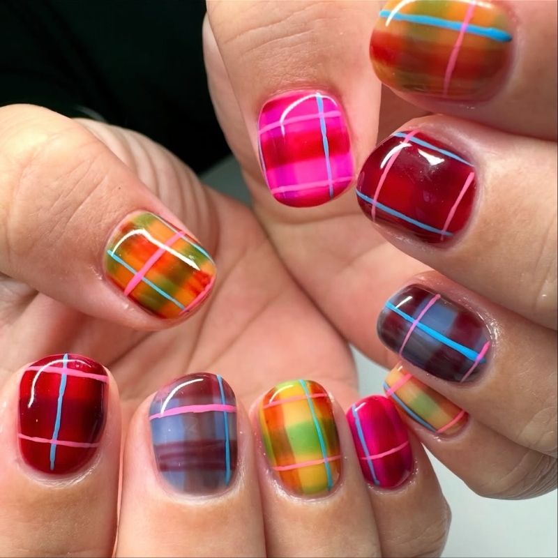plaid nails short