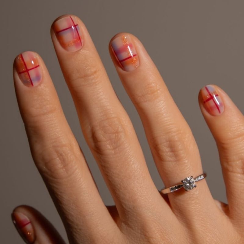 short plaid nails