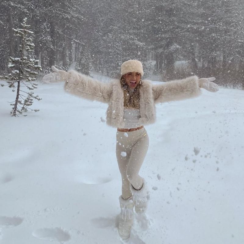 aesthetic ski outfits