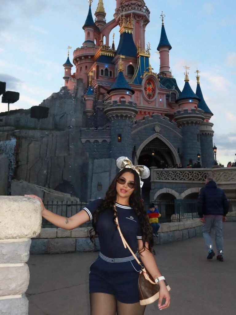 summer disneyland outfits 
