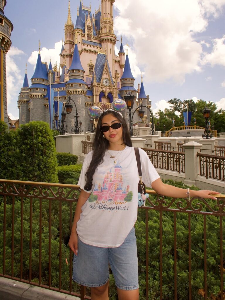 disneyland outfits