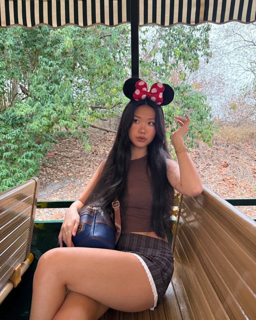 disneyland outfits aesthetic