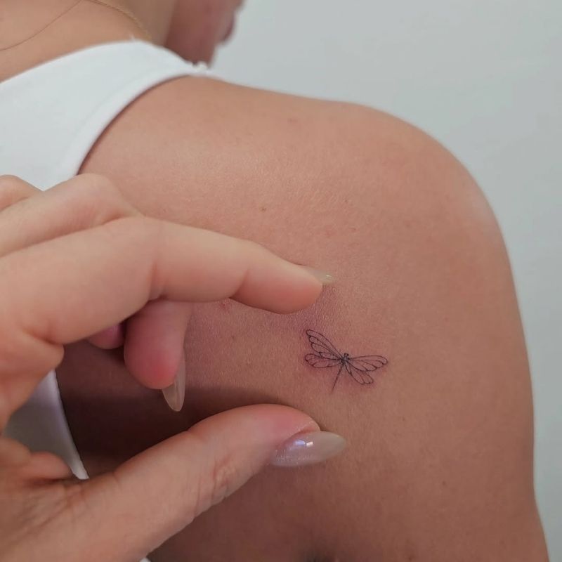 tiny heart tattoos
