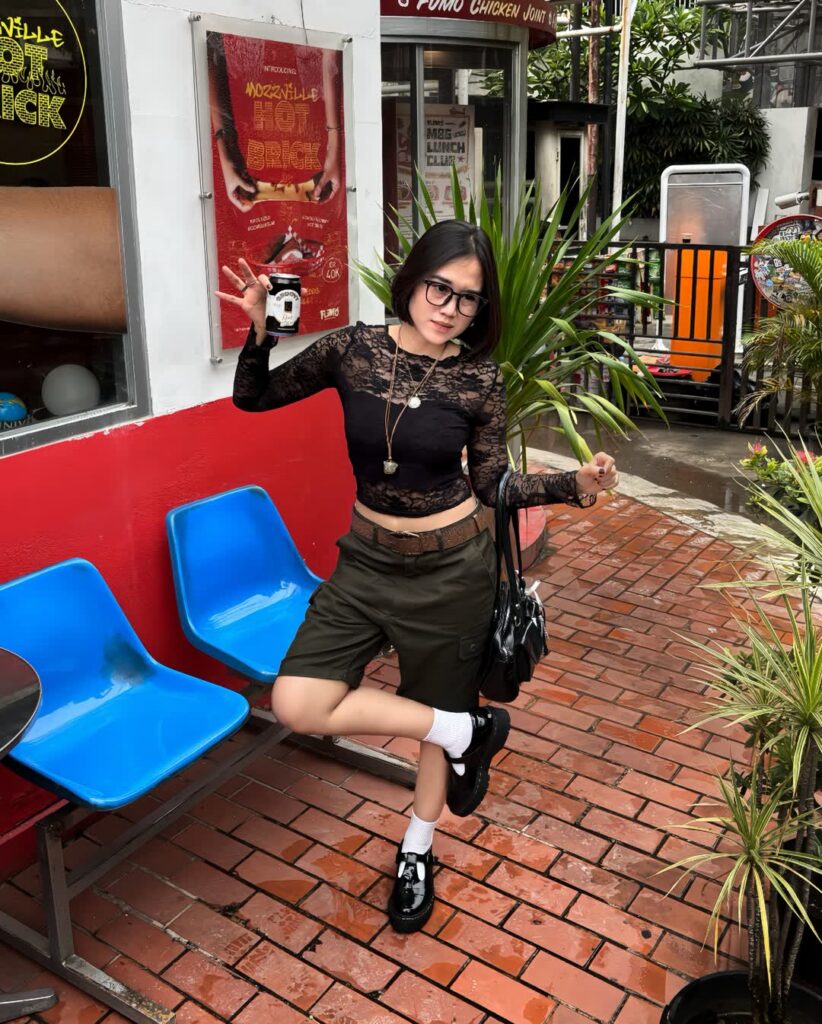 grey cargo pants outfits
