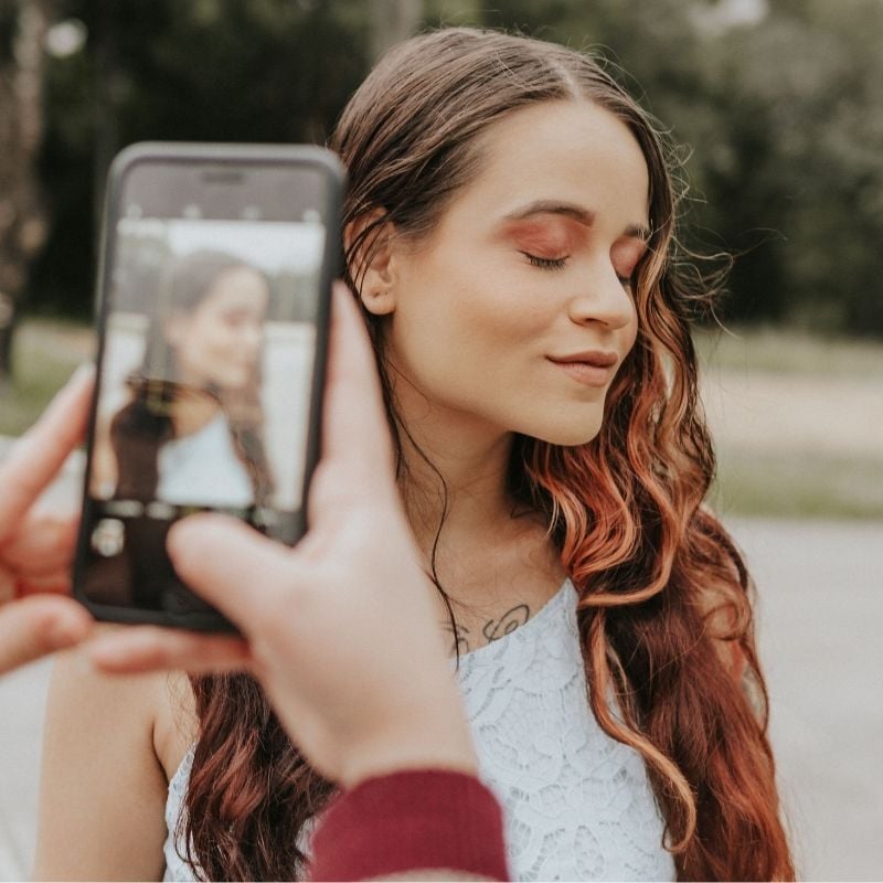 how to look cool in pictures