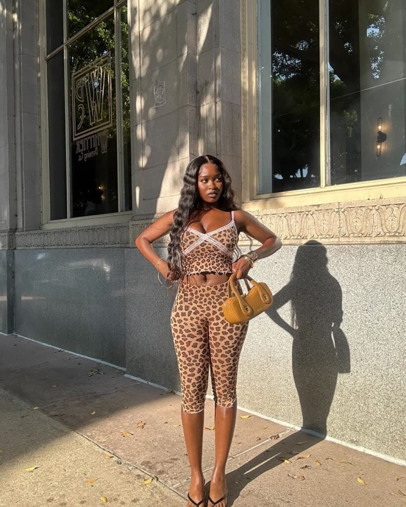 capri legging outfit ideas