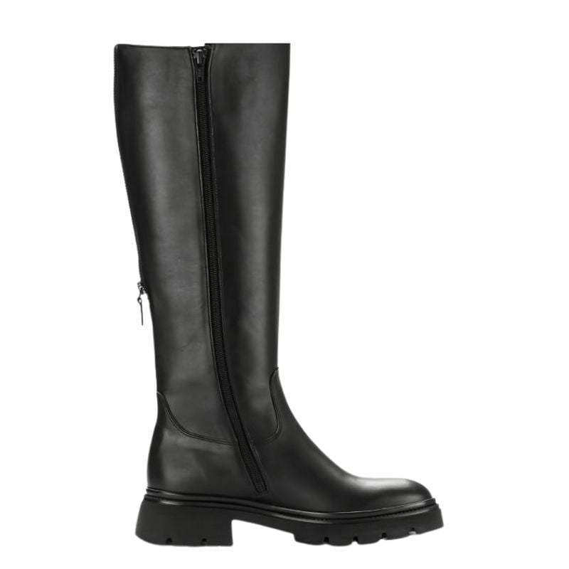 are tall boots in style fall 2026