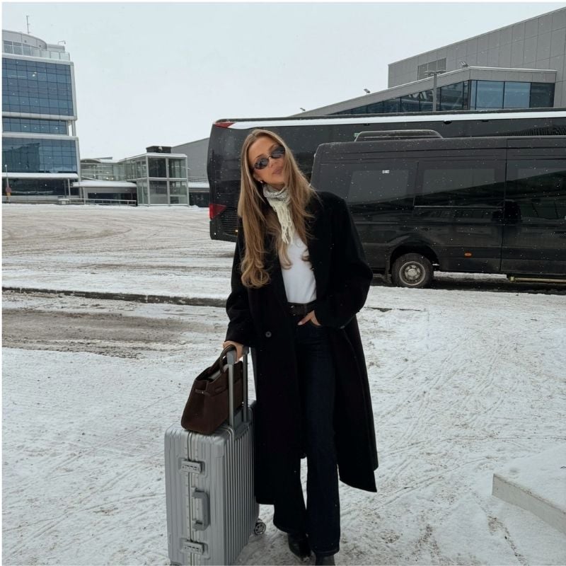 best ways to pack a suitcase

