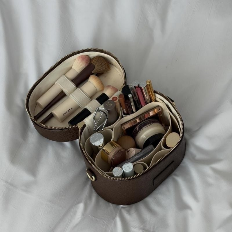 best way to pack a suitcase
