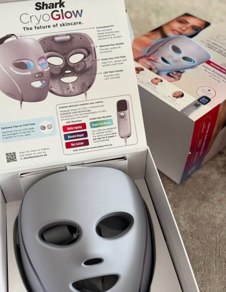 shark beauty cryoglow led face mask